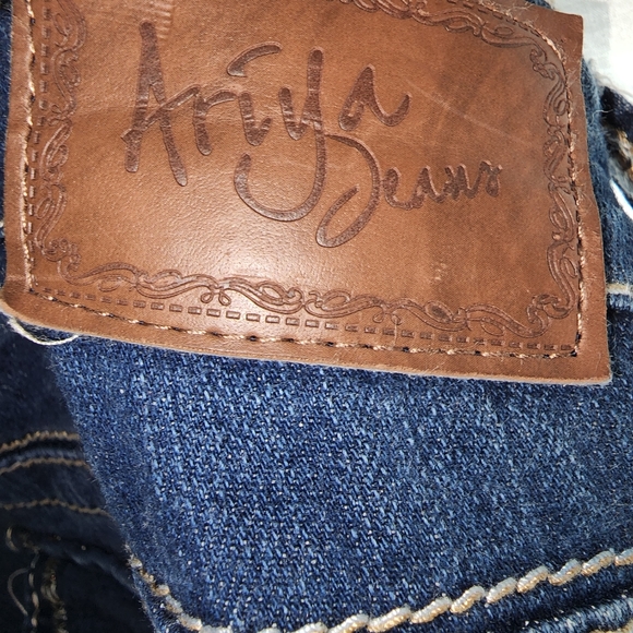 Ariya darkwash jeans like new condition - Picture 4 of 8